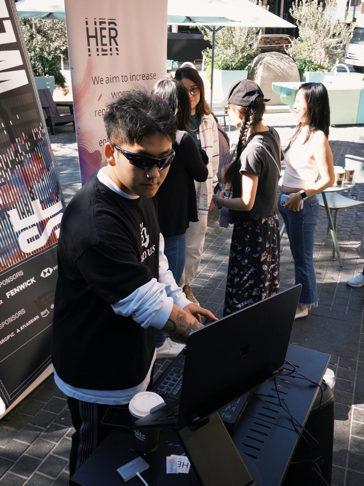 SF Tech Week 1/7: Forming Convo across the Crowd