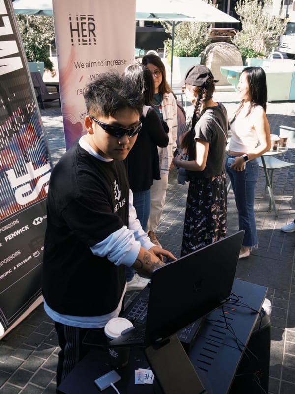Lantao from Manus US business team was DJing for the event